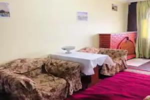 u morja / Apartment by the sea, Makhinjauri