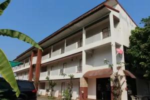 OYO 75420 Howto Hotel, Lamphun City