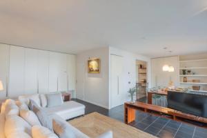 On the Lake - Private Garden Parking Apartments, Moltrasio