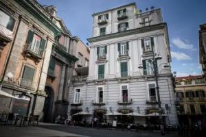 Napoli Suites, Naples
