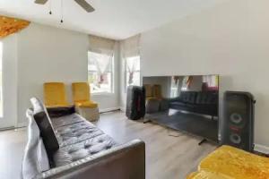 Spacious Home < 3 Mi to Hampton Coliseum! Apartments, Newport News