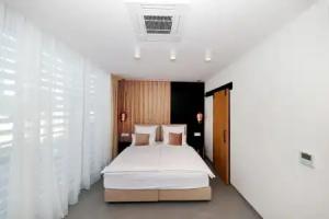 White Rooms 345, Zadar