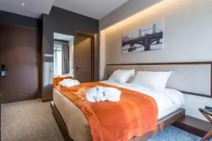 Bridge Hotel, Tbilisi