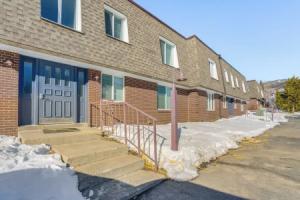 7 Mi to Ski Resort: Condo w/ Mtn Views, Dillon