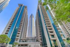 Durrani Homes - Luxurious Studio near Mall with pool view, Dubai