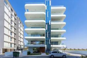 Aelia Chic 2-BR Apt & Balcony in Larnaca Apartments, Larnaka