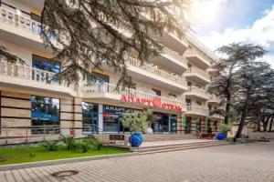 Moskovskij Kvartal, Yalta