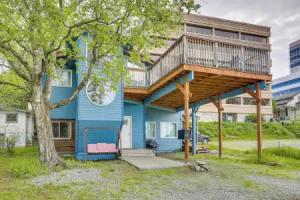 Modern Getaway, Steps From Coastal Trail Apartments, Anchorage