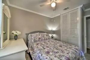 Cozy Family Home: 3 Mi to Lackland AFB Apartments, San Antonio