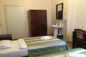 Hostel Viktorija with Private Rooms, Riga