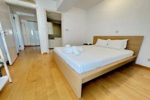 Balcony Views - Specious 2 BR Flat Apartments, Nicosia