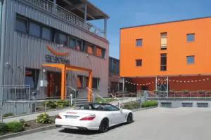 Orange Hotel Und Apartments, Neu-Ulm