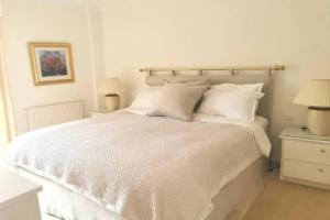 Pent-house, 3 Bedroom, Sleeps 6, Parking, Marbella