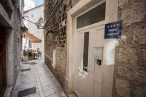Stone house Lino, Trogir