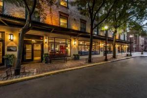 Staypineapple, A Delightful Hotel, South End, Boston