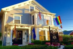 Queen Vic Guest House Provincetown Adults Only, Provincetown