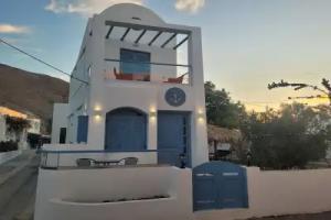 Captain Lazaros Villas, Perissa