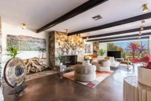 Casa Veronica by Oraklus, Los Angeles