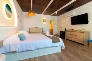 Room in Guest Room - Private Room in the Fishing Port of, Marbella