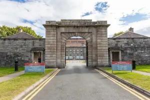 Magnificent 2 Bedroom Flat in Historic Army Barracks, Dublin
