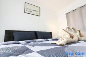 Charming White Wooden Home Stay Mini-hotel, Ayutthaya City