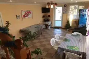 Hotel in, Reni