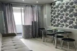 Apartments Live Here, district. Optimistov, 4/2, Novy Urengoy
