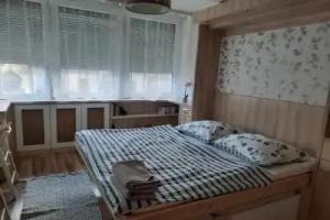 Mikes Apartman, Szekszard
