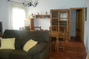 House With 6 Bedrooms in El Cortijo, With Wonderful Mountain View and Furnished Garden, Logrono