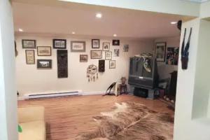 Surrey chic 2 bdrm basement unit Apartments, Surrey