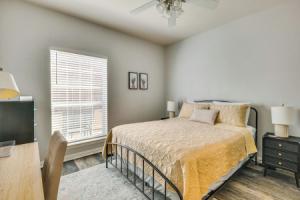 Central Townhome w/ Community Pool Apartments, College Station