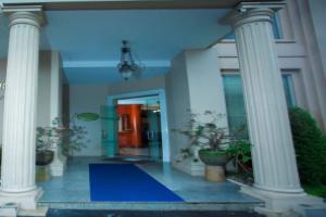 One Myanmar Resort, Yangon