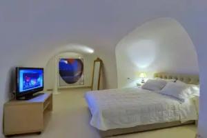 Suites of the Gods Cave Spa, Megalokhori