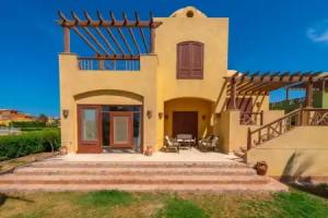 Scenic Views 3 Bedroom Villa with Private Jacuzzi in Sabina, El Gouna