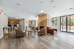 2BR Luxury City Suite With Gym & Pool Apartments, Arlington