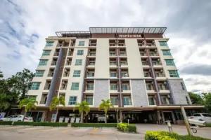 Central place serviced apartment 1, Chonburi City