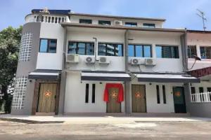 iBook4 Deluxe 2 Bedroom Gurney Suite by iBook Homestay, Georgetown