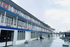 Oasis Floating Hotel, Yangon