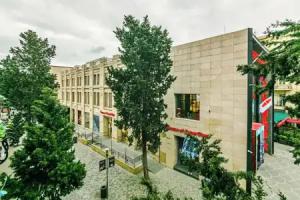 Bristol Hotel, Baku