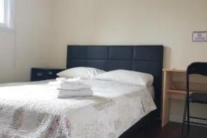 Lee's Place Hotel, Surrey