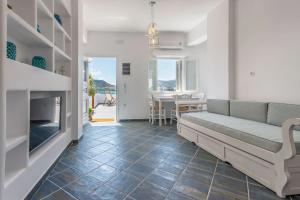 Michalakis Seaside Suites Milos, Apollonia
