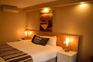 Motel 98, Rockhampton