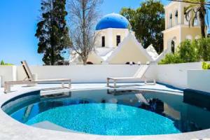 Naos Suites, Messaria