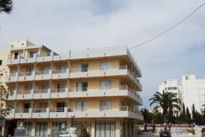 BJ Bei Juan Hostal, S'Illot