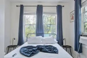 Glorius Amazing 2br/1ba Stay Near Lively Downtown! Mini-hotel, San Antonio
