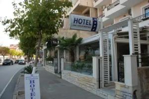 Hotel Mano, Sarande