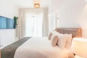 Cozy 1BR w Balcony Pool Beach Access Cap Cana Apartments, Punta Cana