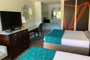 Howard Johnson by Wyndham Downtown Hotel, Reno