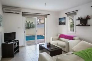 Villa Cl42, Lovely 3bdr Pernera Villa With Pool, 5 Minute Walk to Kalamies Beach, Protaras