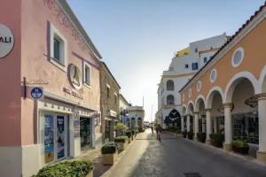74 Prokymea- Steps From the Sea, Downtown, Balcony Apartments, Limassol